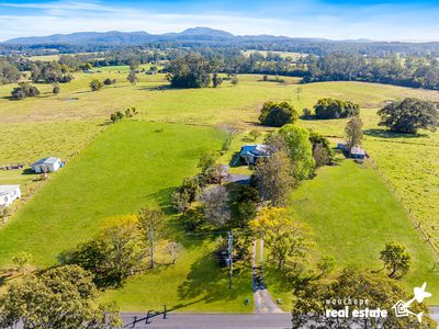 490 Beechwood Road, Beechwood
