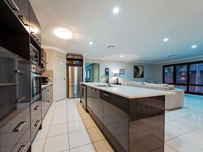 7 Amalia St, Birkdale