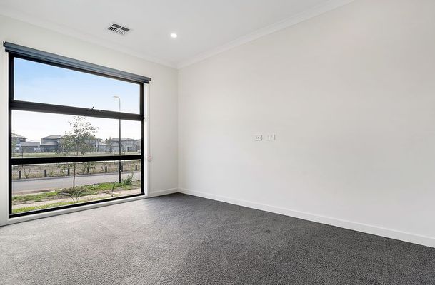 16 Selkirk Way, Mickleham