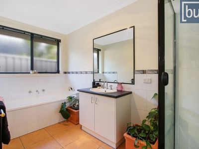 7 Winnell Ct, Thurgoona