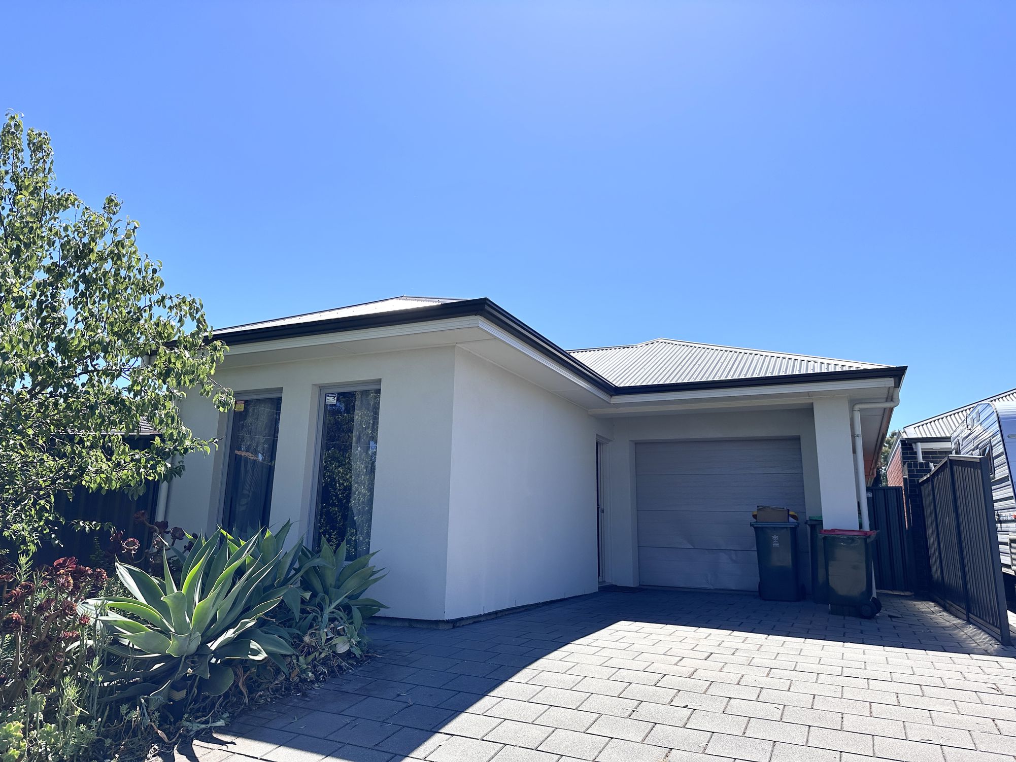 6 Davis Court, Glynde