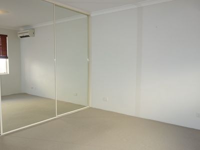 3/8 Piedmont Court, Nollamara