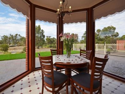 135 Barnes Boulevard, Horsham