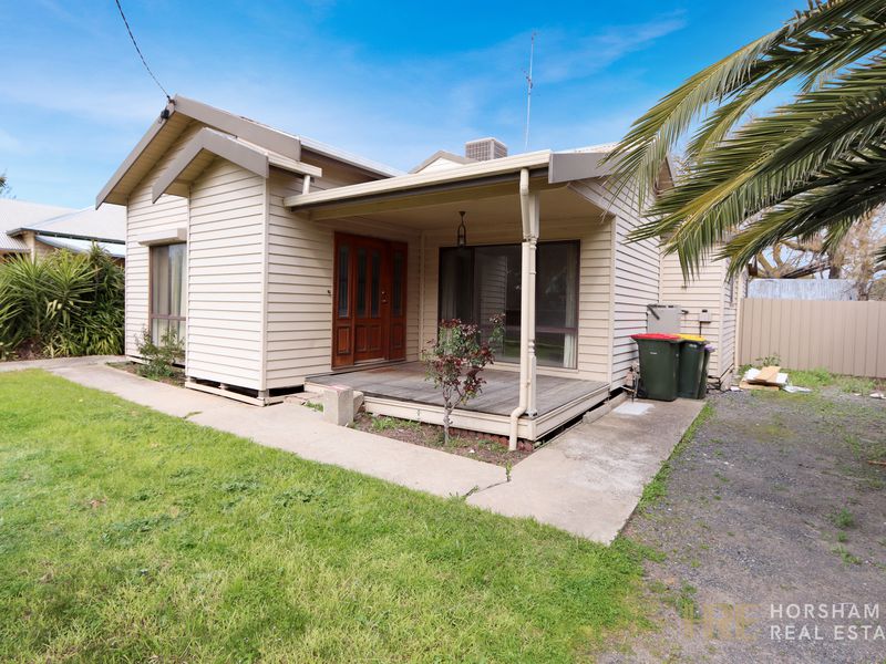6 Railway Avenue, Horsham