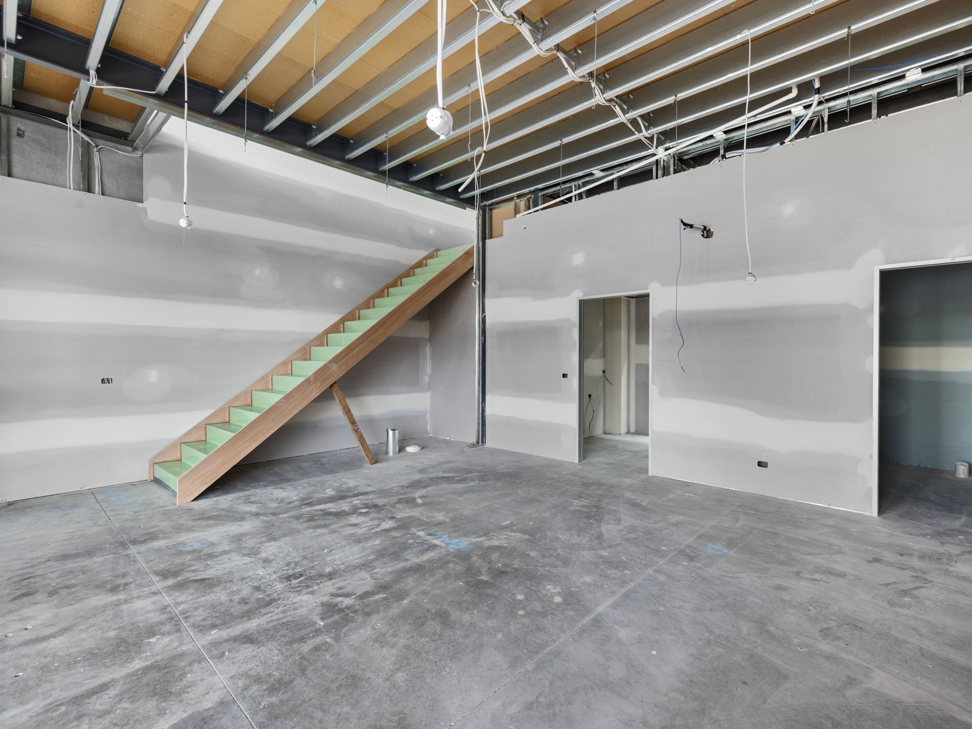 1&2 / 12 Leader Street, Truganina