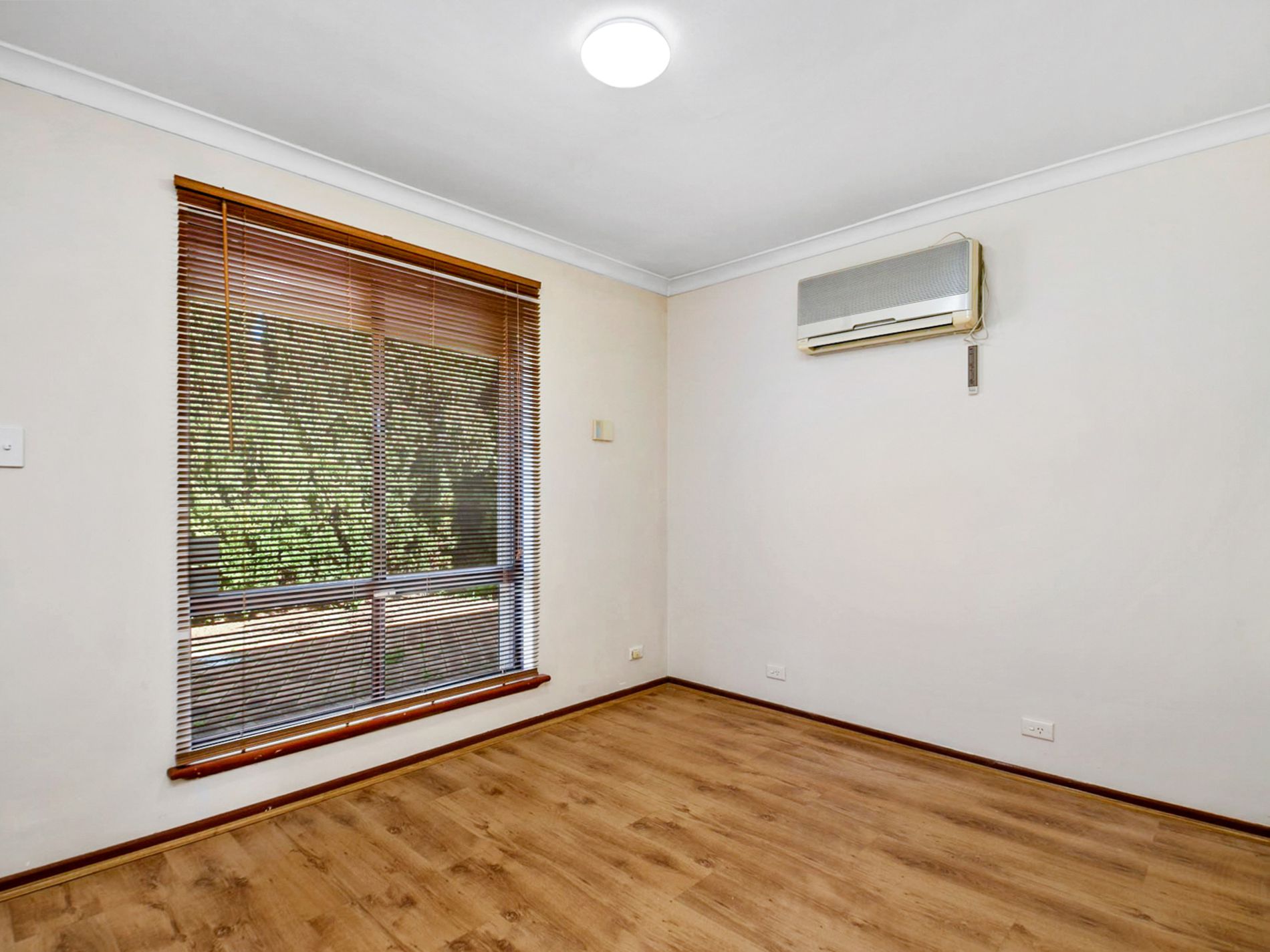 2 / 52 Endeavour Avenue, Bull Creek