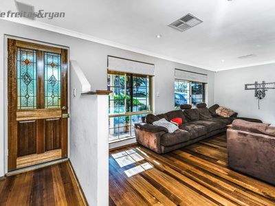 55 Cervantes Loop, Yangebup