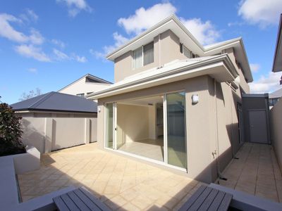 5 Grasstree Way, Churchlands