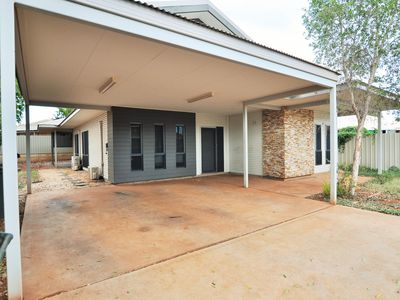 4 Sturt Place, South Hedland