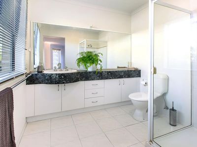 22 Fairway Crescent, Mccrae