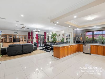 12 Meadowbank Way, Landsdale