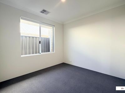 13 Magnolia Way, Lakelands