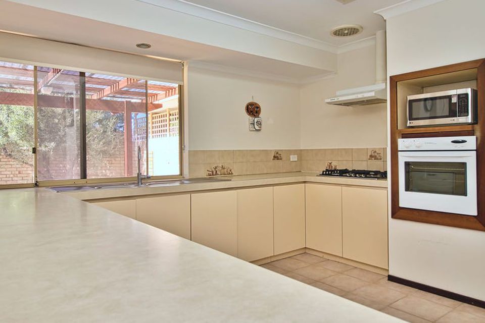 2 Freedman Way , Winthrop