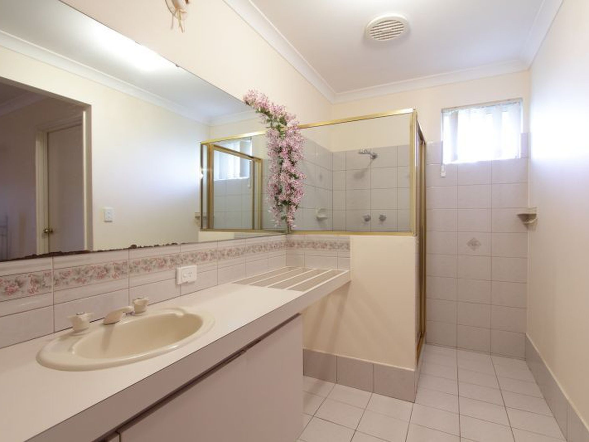 2 Klein Court, Winthrop