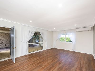 21 Sutherland Close North, Guildford