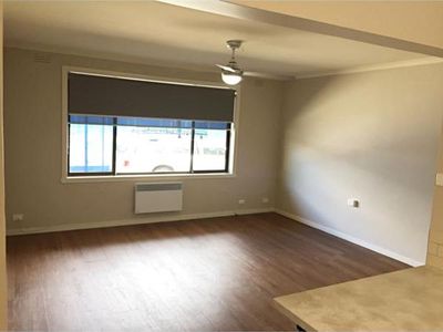 2 / 24 Salisbury Street, Werribee