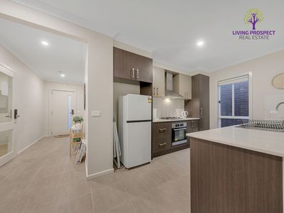 Bedroom 2 / 15 Grandvista Boulevard, Werribee