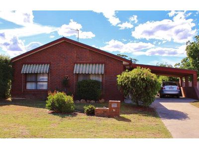 2 Odea Crescent, Kangaroo Flat