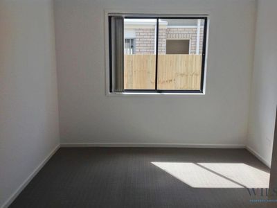 2 / 1 Lynette Street, Kallangur