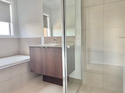 6 Shrubs Road, Mambourin