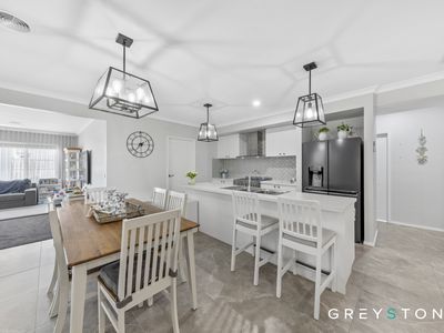 48 Gilfillan Circuit, Thornhill Park