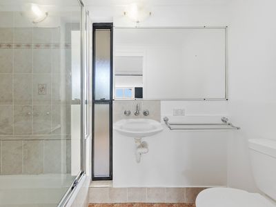 8 / 104 Sydney Street, New Farm