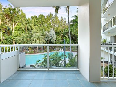 215 / 305-341 Coral Coast Drive, Palm Cove