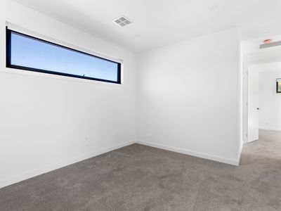 36 Stapley Crescent, Altona North