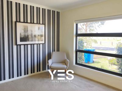 24 Sundaze Street, Clyde North