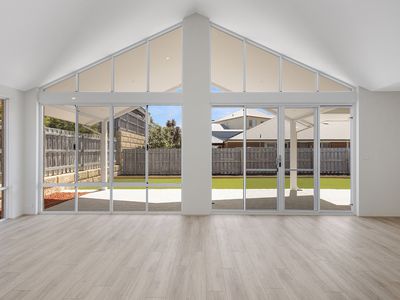 10 St Anthony Avenue, Quinns Rocks