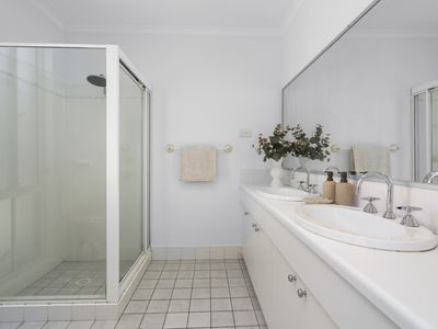 12 Glenrock Court, Wattle Grove