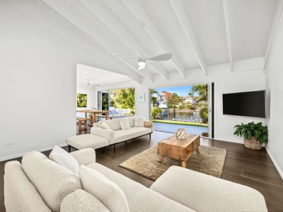 6 Van Diemen Place, Hollywell