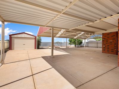 14 Smythe Drive, Broadwood