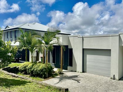 1 / 5 Jarrah Dr, Peregian Springs