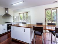 4 Wyambi Place, Middle Park