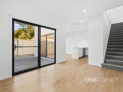 4 / 8 Fraser Crescent, Albion Park