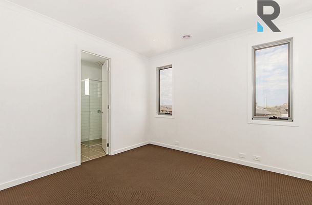 14 Ely Walk, Craigieburn