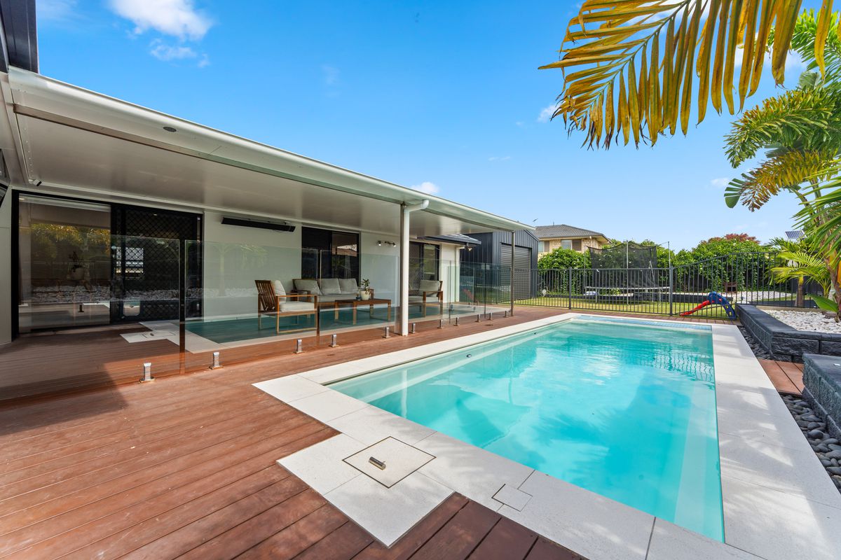 IMMACULATE FAMILY ENTERTAINER WITH SIDE ACCESS, POOL & LARGE SHED