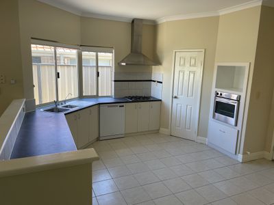 57 Kippilaw Loop, Carramar