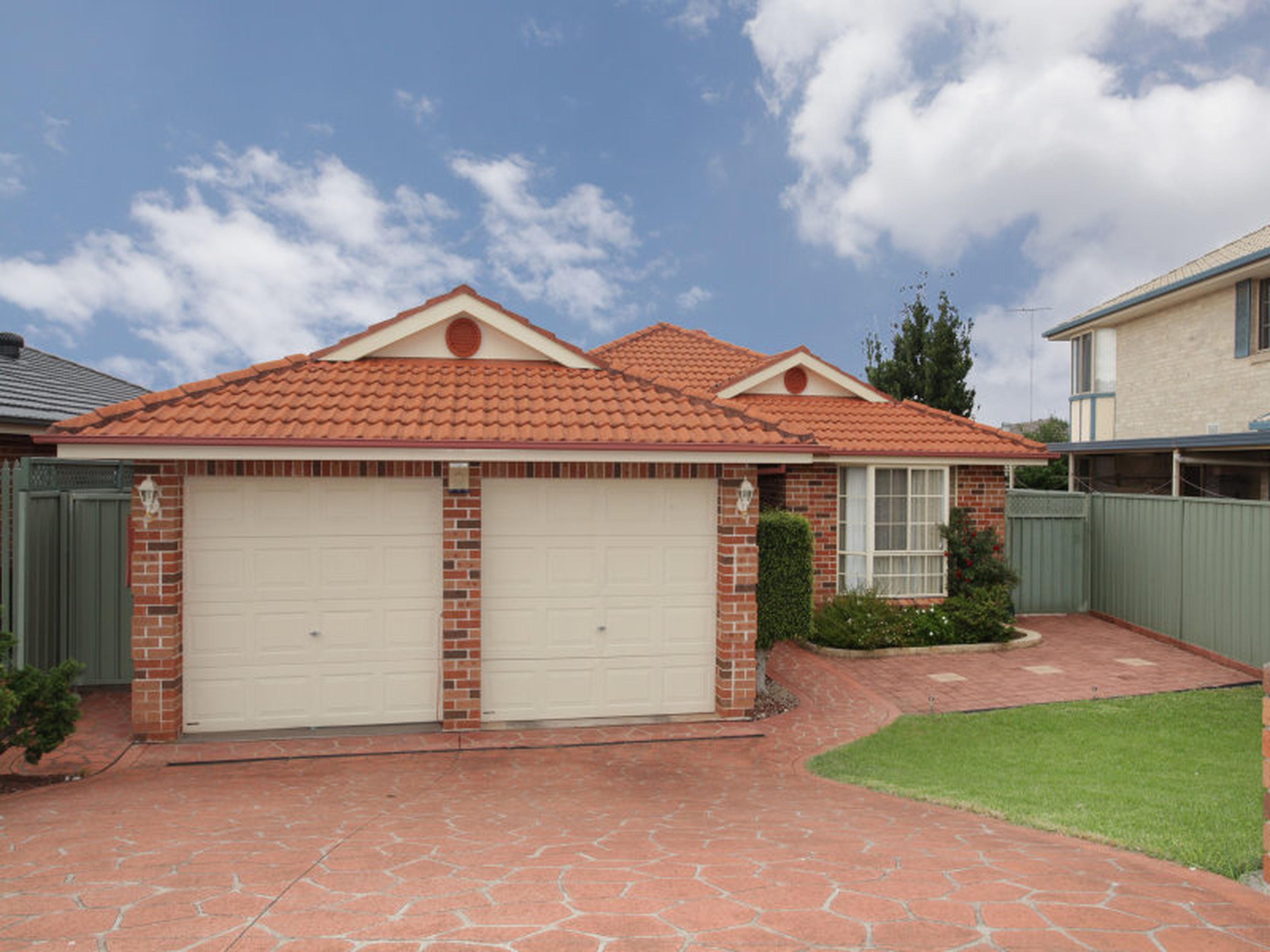 8 Sorenson Crescent, GLENMORE PARK