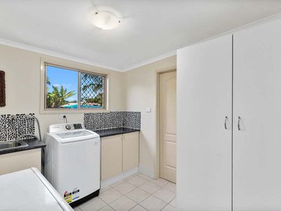 1 Bangalow Court, Kawungan