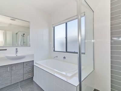 144 Cooper Crescent, Rochedale
