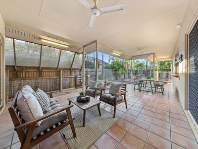 15 Blue Lake Court, Kirwan