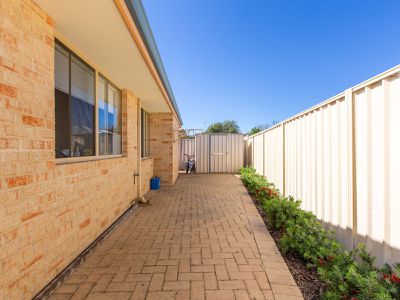 1 / 2 Tipping Street, Carey Park