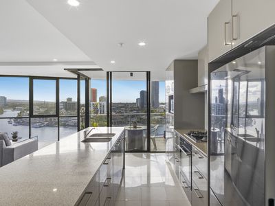 801 / 4 Wahroonga Place, Surfers Paradise