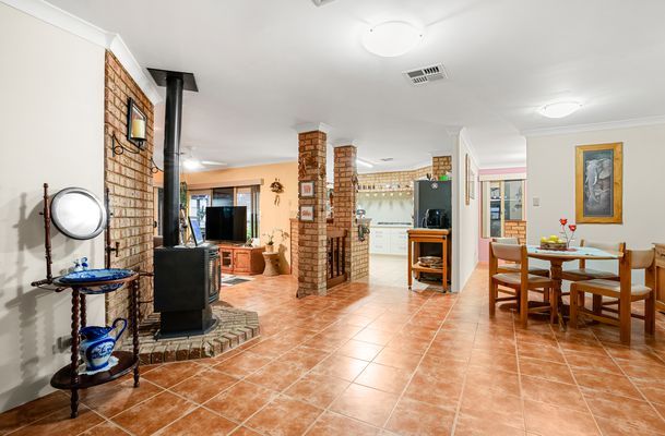 19 Conway Loop, Waikiki