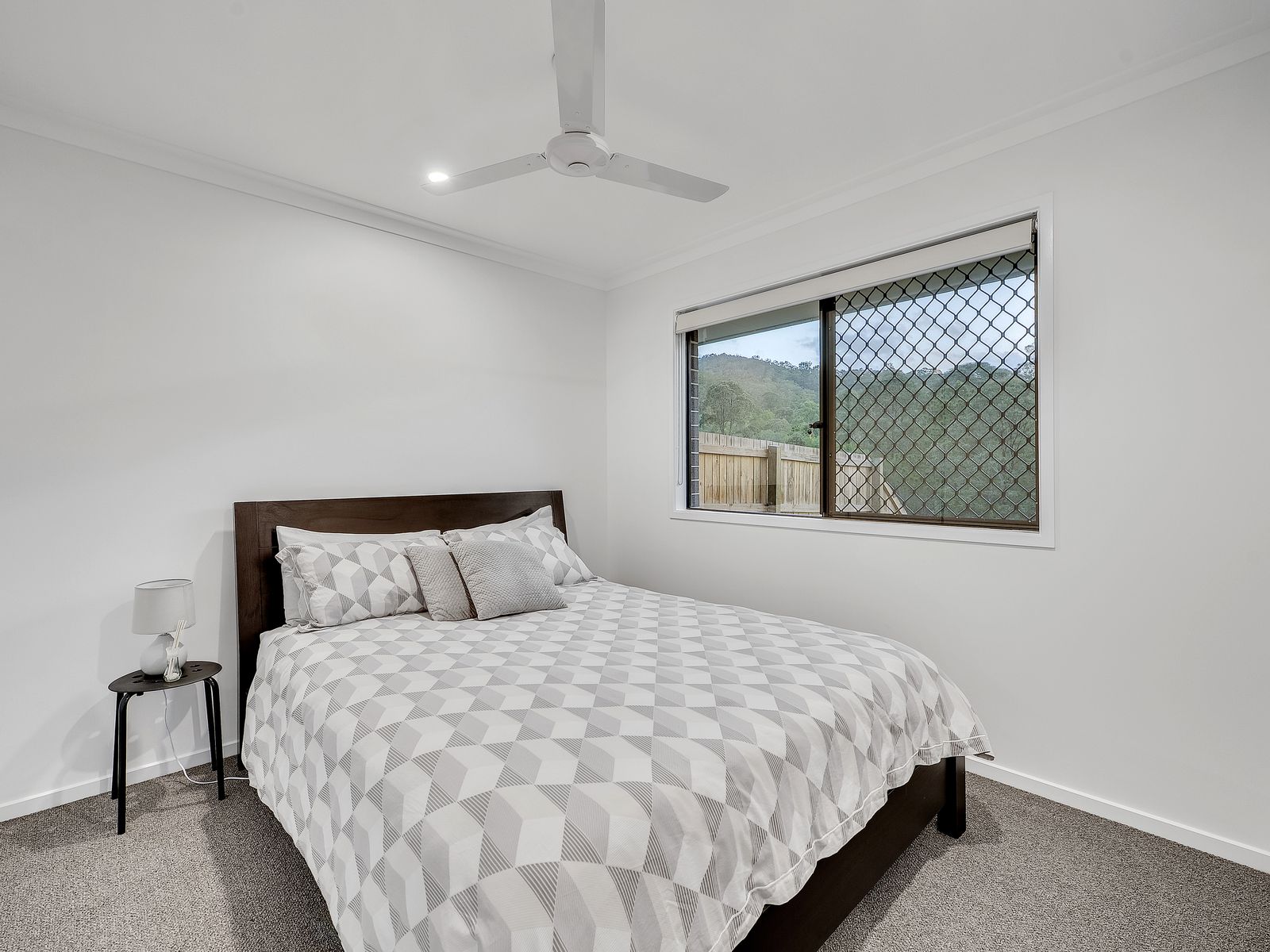 4 + 2 Bed Dual $1,046 m High Rental