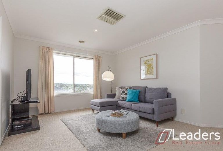 10 BAKER AVENUE, Glen Waverley