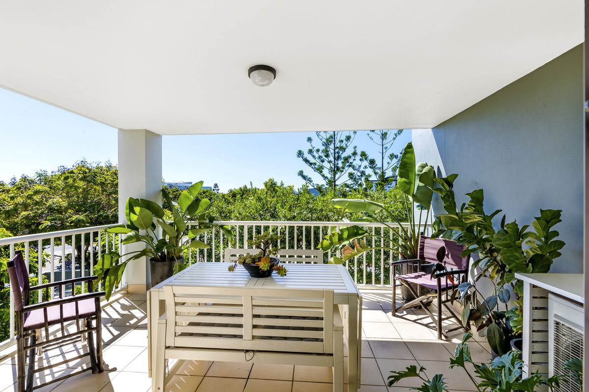 15 / 1 Riverwalk Avenue, Robina