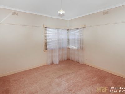 8 Federation Avenue, Horsham